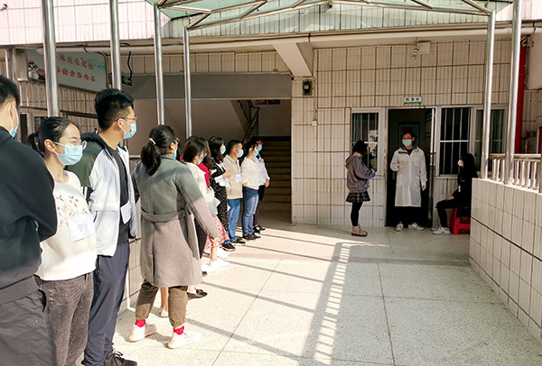 学生2.jpg